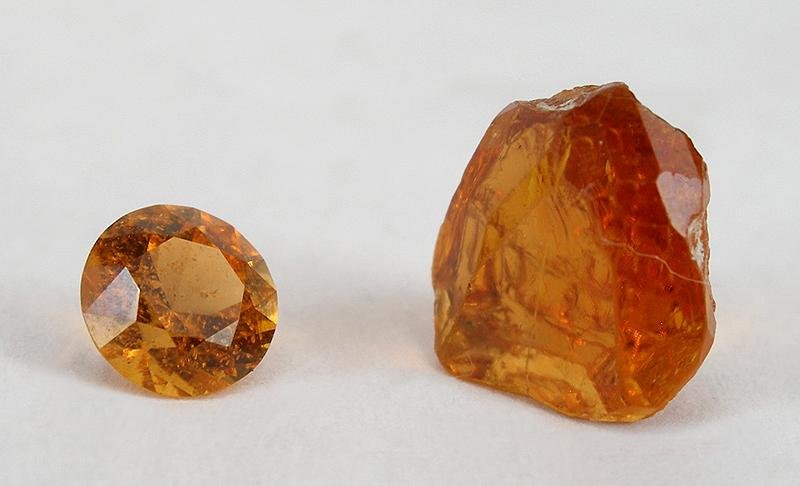 Clinohumite specimen